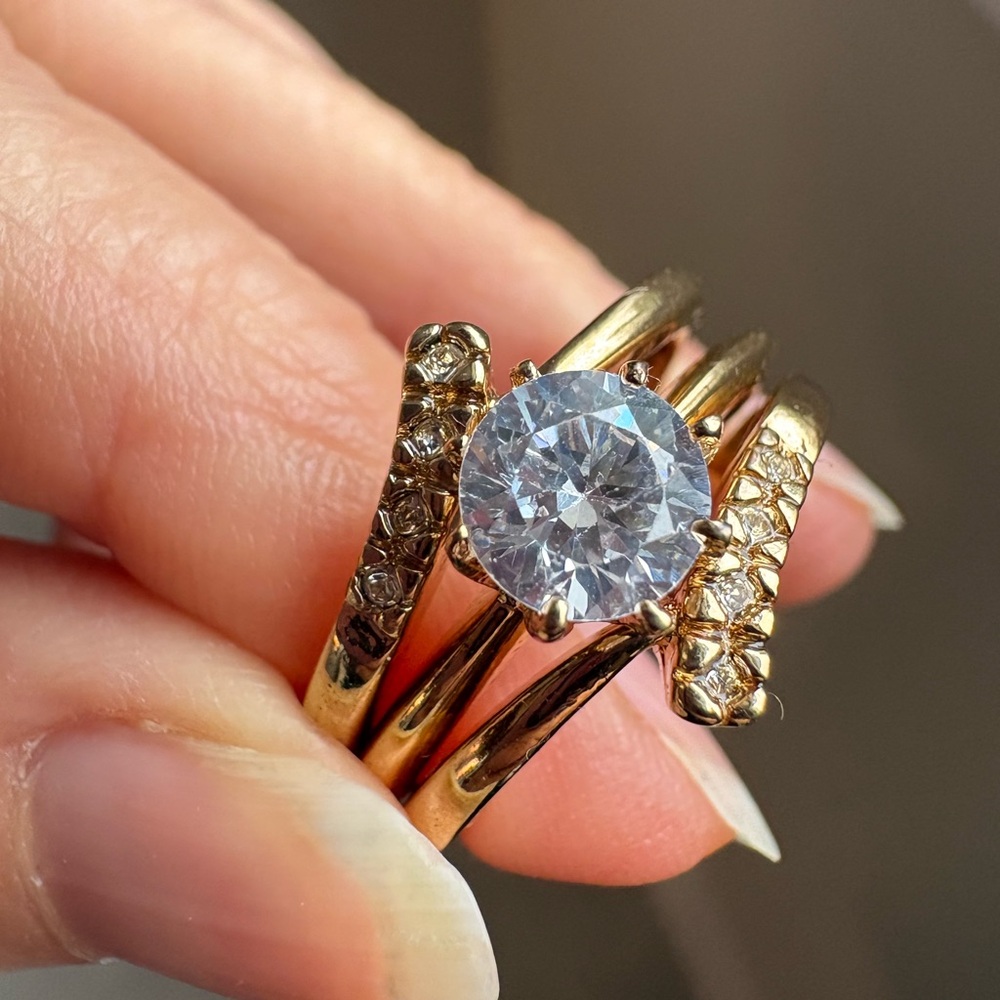 Vintage Avon 3-Piece Solitaire Ring Enhancer Set Gold Tone Size 9 NIB
